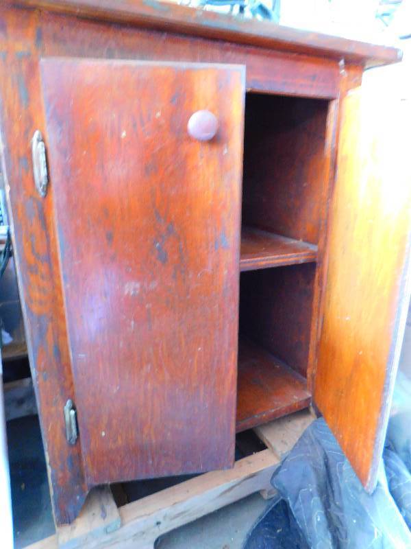 lot 140 image: OLDER WOODEN CABINET