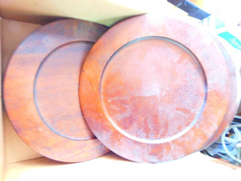 lot 144 image: PIER 1 IMPORTS WOODEN PLATES
