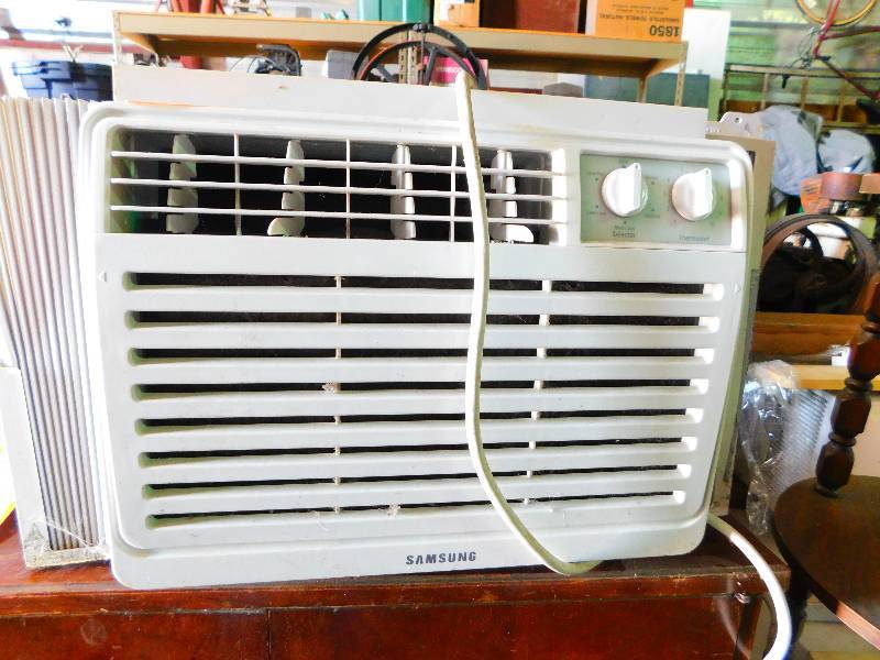 lot 147 image: SAMSUNG WINDOW AIR CONDITIONER