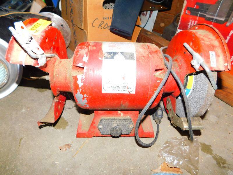 lot 165 image: BENCH GRINDER