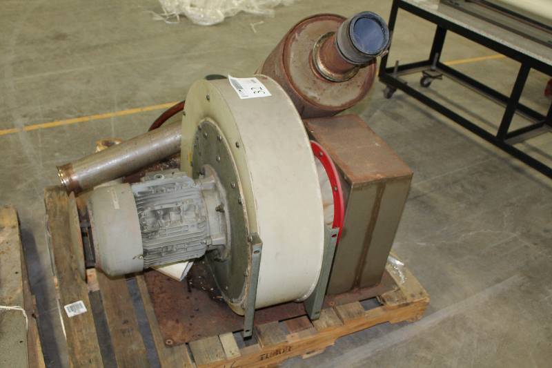 lot 32 image: Motor & Exhaust Fan