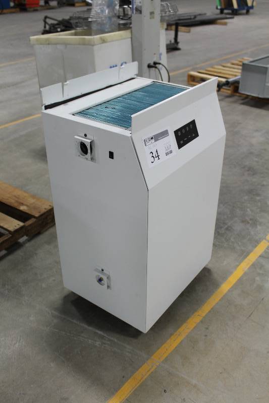 lot 34 image: AC Unit