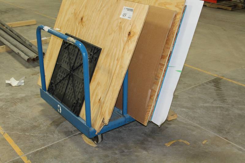 lot 50 image: Rolling Cart