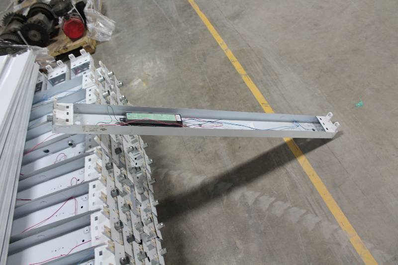 lot 62 image: Lot of (10) Magnetek Triad 4ft. Shop Light Electronic Ballasts