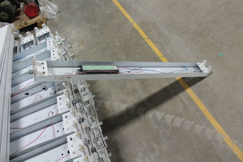 lot 63 image: Lot of (10) Magnetek Triad 4ft. Shop Light Electronic Ballasts
