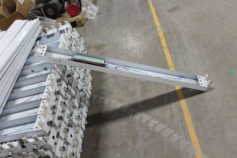 lot 67 image: Lot of (10) Magnetek Triad 4ft. Shop Light Electronic Ballasts