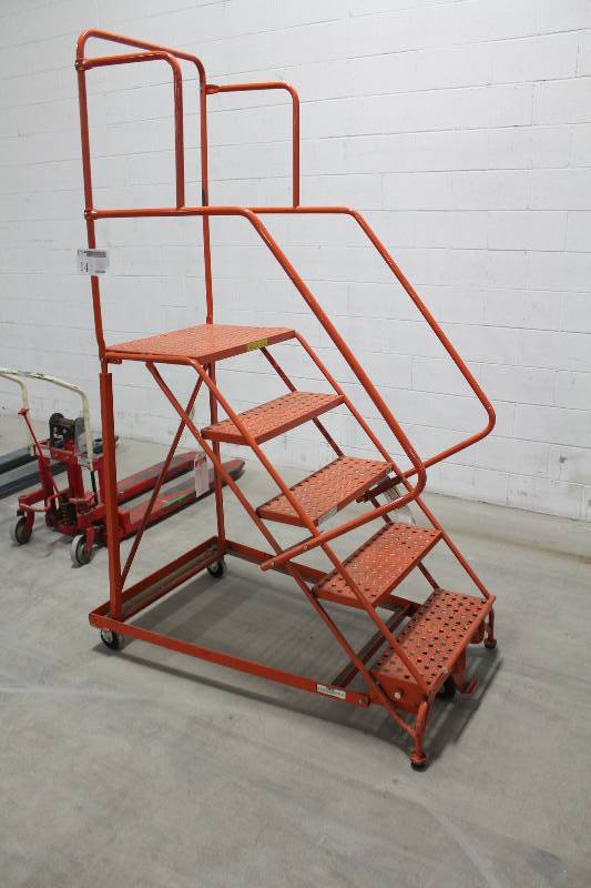 lot 14 image: Louisville 5-Step Rolling Staircase