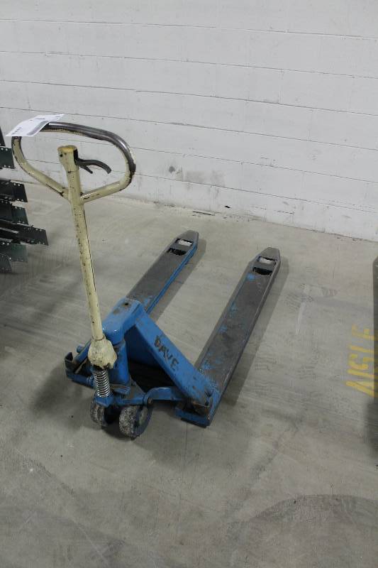 lot 11 image: Pallet Jack