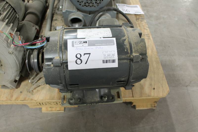 lot 87 image: Nema Premium Motor