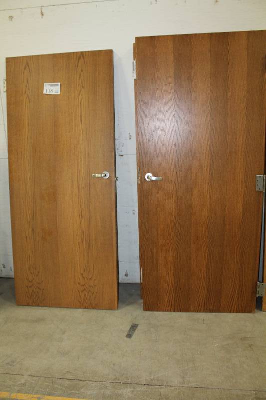 lot 118 image: Lot of (2) Interior Wood Doors w Hardware