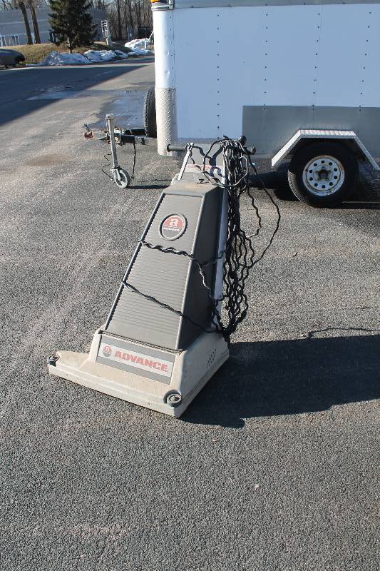 lot 6 image: Advance Carpet Retriever Model # 28 XP