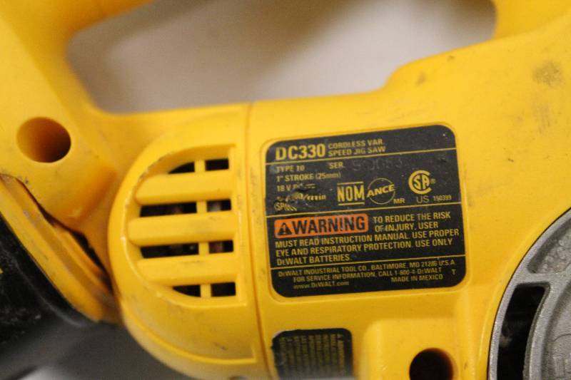 lot 15 image: DeWalt Dc 330  Cordless Jig Saw Heavy Duty