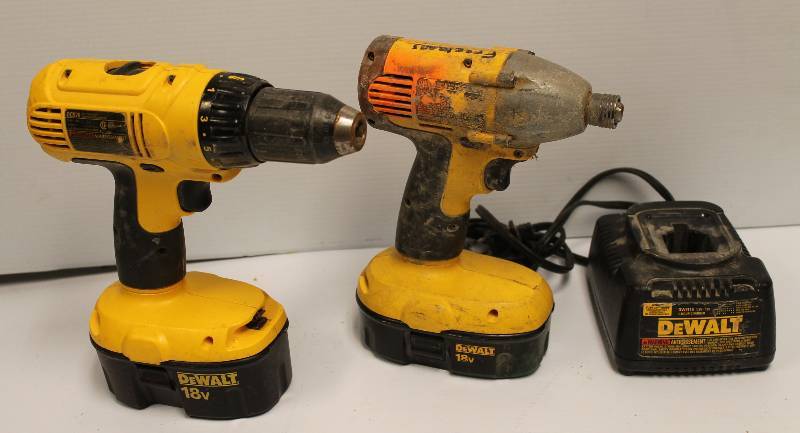 lot 18 image: Set Of 2 Dewalt Cordless Tools