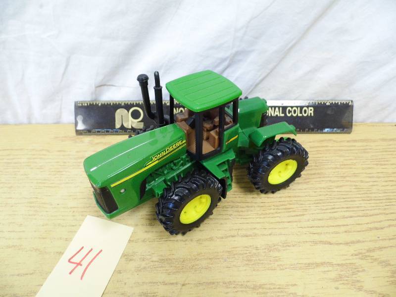 John Deere Plastic Tractor