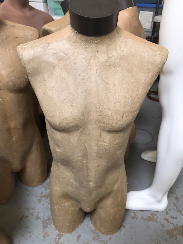 lot 716 image: 5 MIXED GENDER MANNEQUINS