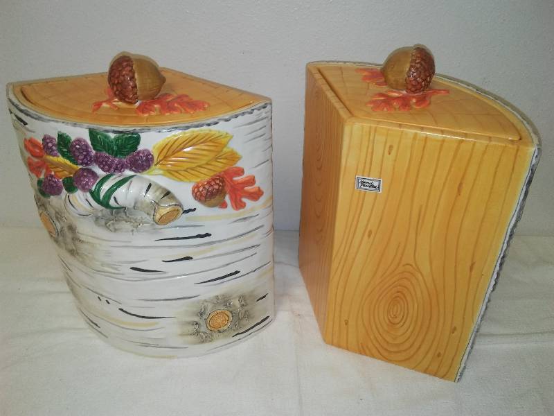 lot 2 image: NEW Department 56 Cookie Jars (2)