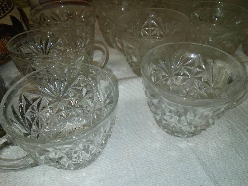 lot 10 image: Tin, Wood, gourd boxes, mold and cups