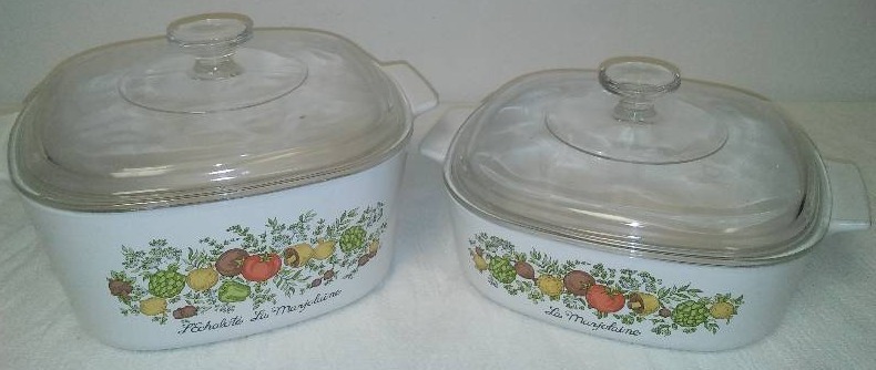 lot 28 image: Vintage Corning ware, 2 and 3 quarts with covers, Excellent condition