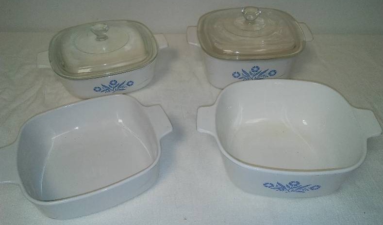 lot 29 image: Vintage Corning Ware (4)