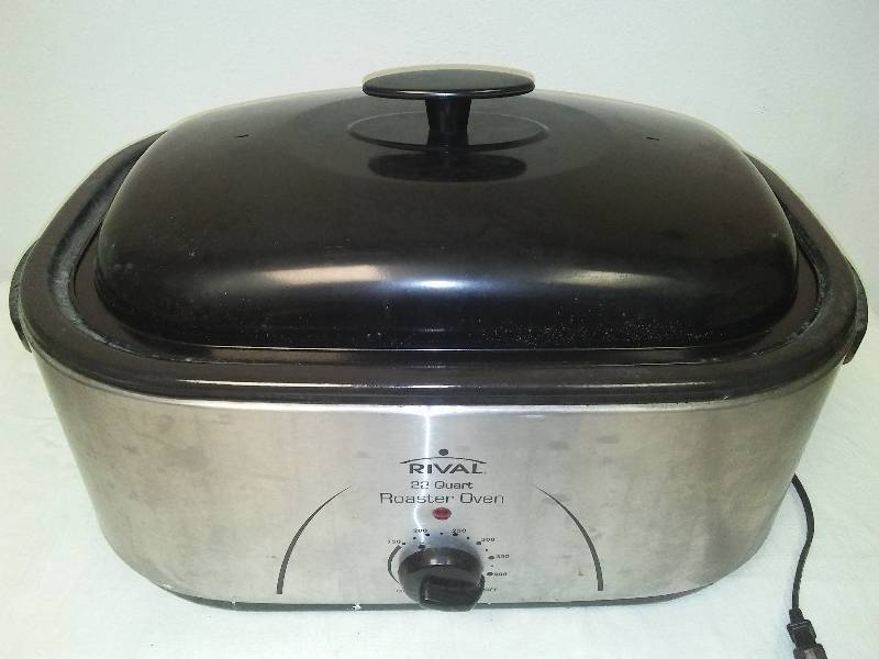 lot 32 image: Rival 22 qt Roaster