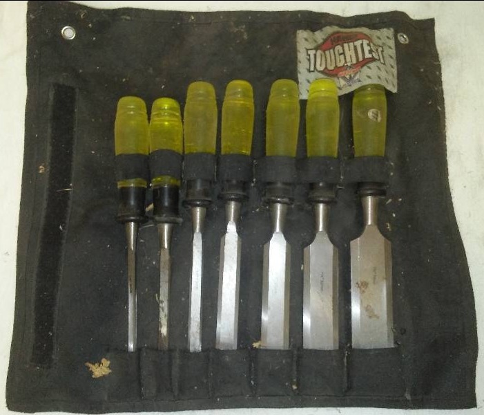 lot 43 image: 7-piece Chisel set  like new