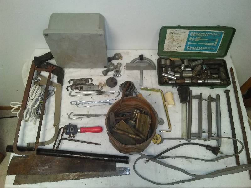 lot 46 image: Man Stuff, tools, sockets, hinges, electrical box and more