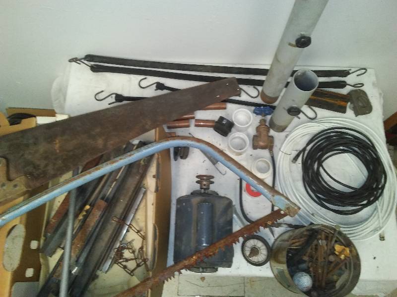 lot 52 image: 1 inch brass shut off valve, GE Electric Motor, rubber straps,