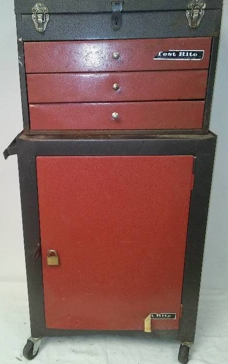 lot 58 image: Test Rite Rolling 2-piece tool chest