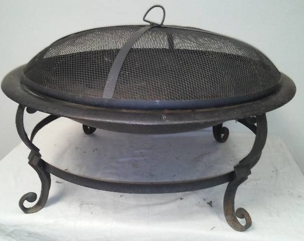 lot 66 image: Portable Fire pit, very little use
