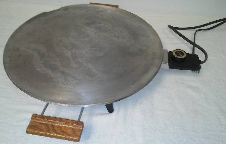 lot 74 image: Lefsa griddle