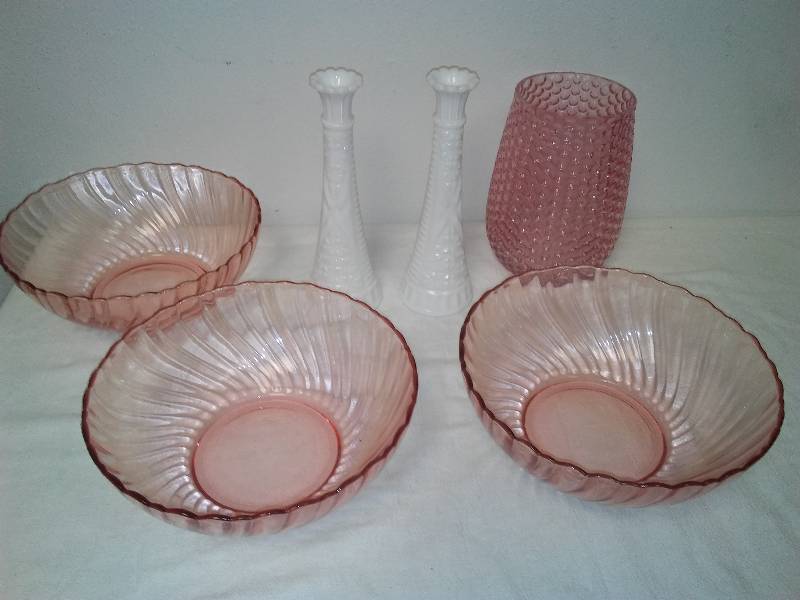 lot 77 image: 3 Bowls, 3 Vases, Pink Glass Bowls (France)