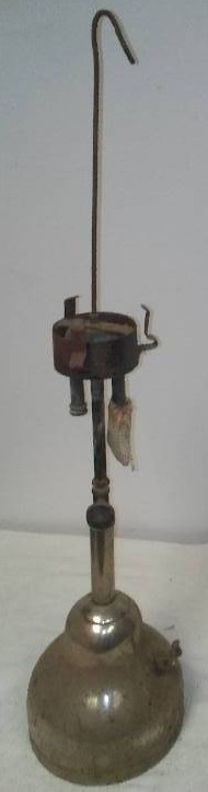 lot 95 image: The Coleman Reading Lamp  Antique (do not need much work)