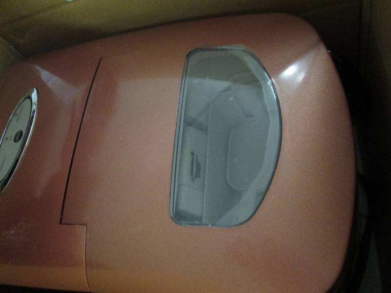 lot 12 image: Ginnys Brand Ice Maker open box, u...