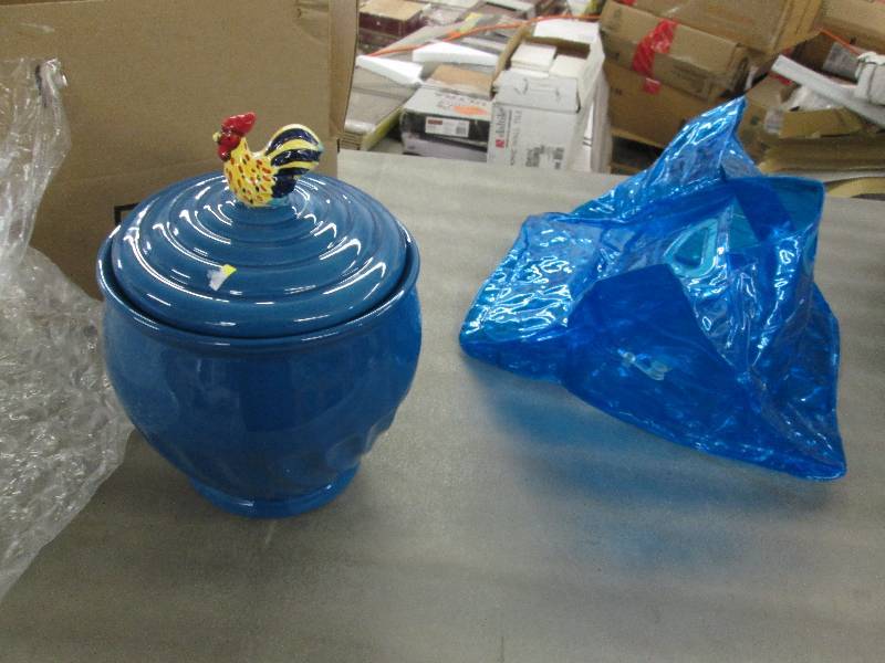 lot 19 image: Cookie Jar & Inflatable Crate...