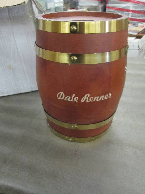 lot 20 image: Personalized Barrel Bank- already p...