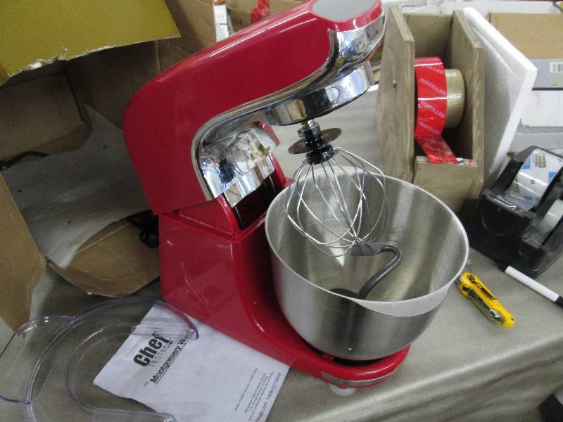 lot 42 image: Chef Tested Brand Mixer, bowl, 3 at...