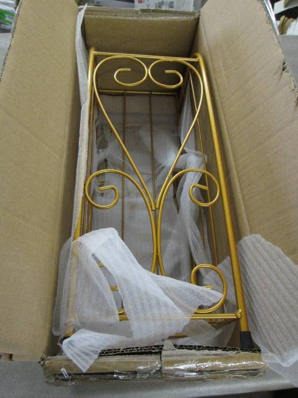 lot 43 image: Gold Tone TP Holder...