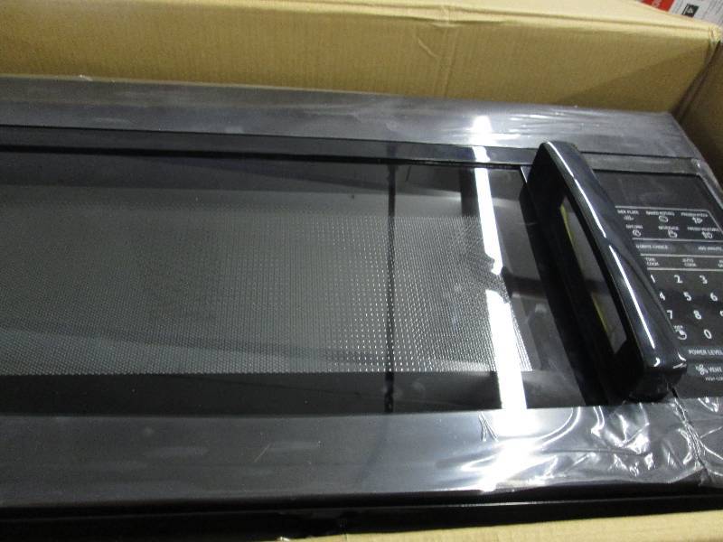 lot 58 image: Magic Chef 1.6 cu. ft. Over the Ran...