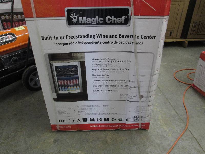lot 60 image: Magic Chef 16-Bottle  77 Can Dual-...