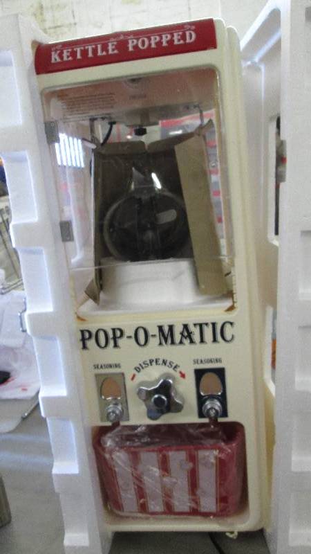 lot 87 image: Nostalgia Popcorn Maker open box, u...