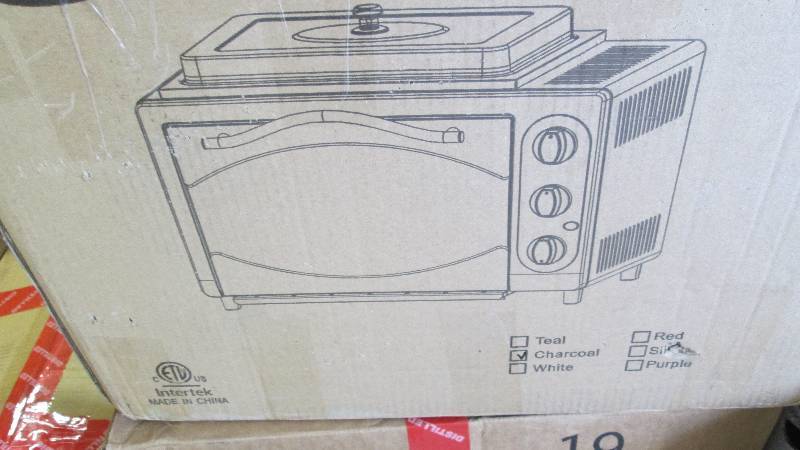 lot 128 image: 10-In-1 Everything Oven by Ginnys ...