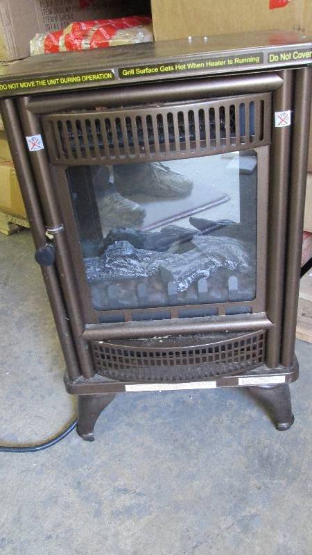 lot 133 image: Electric Fireplace open box, tested...