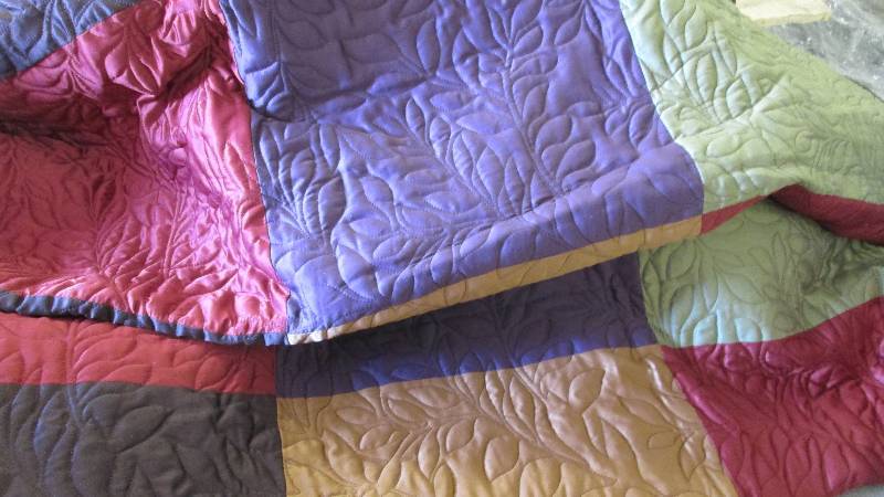 lot 142 image: Quilted Queen Bedspread Retail $89....