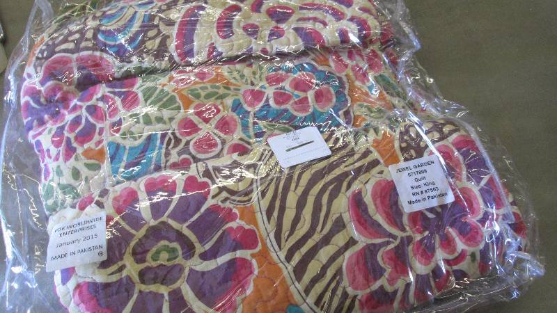 lot 147 image: Jewel Garden King Quilt Retail $89....