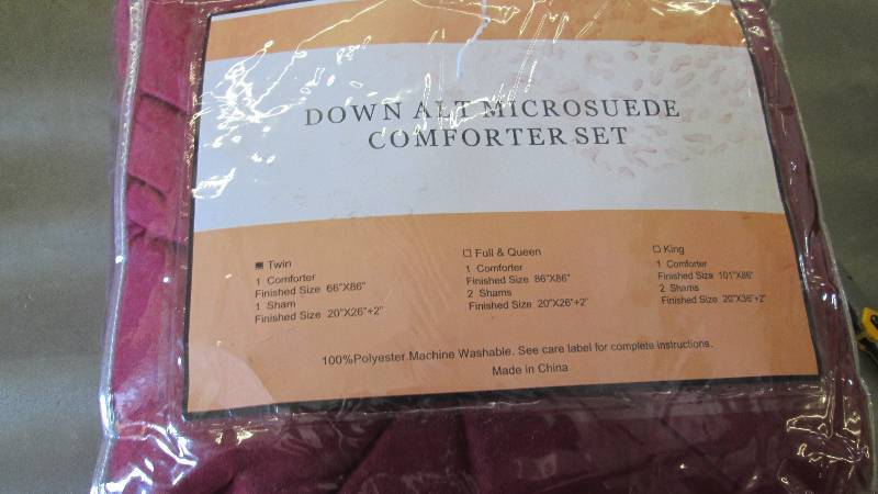 lot 151 image: Twin Size Microsuede Comforter Set ...