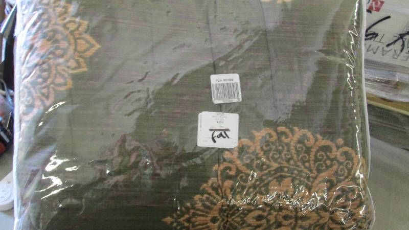 lot 153 image: Olive Full Size Comforter Retail $5...