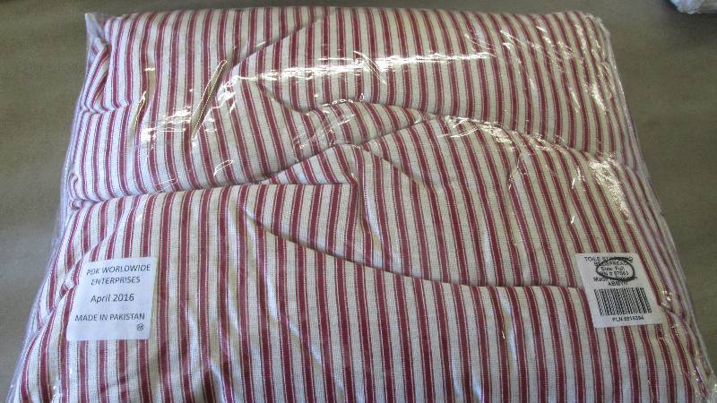 lot 169 image: Red Striped Full Bedspread Retail $...