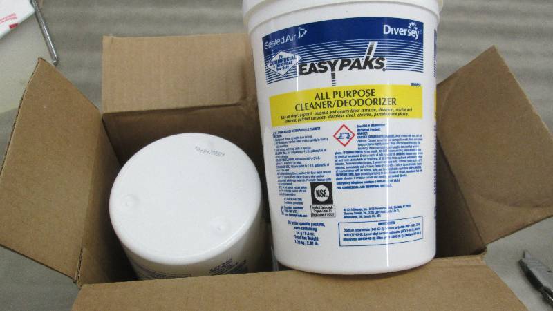 lot 251 image: Easy Paks Diversey General Purpose ...