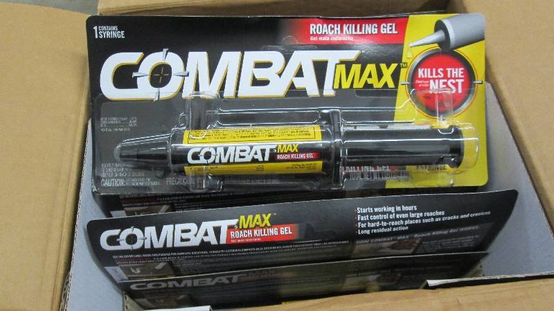 lot 258 image: Combat Kill Max Roach Killing Gel 1...