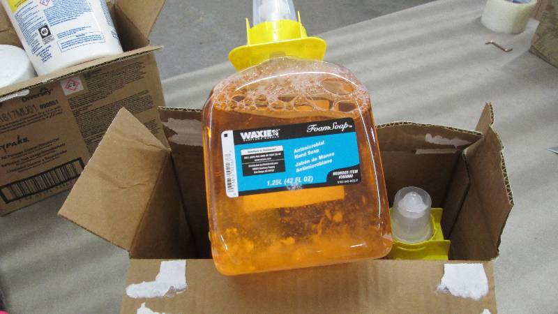 lot 275 image: Waxie Antimicrobial Foam Soap 3-120...